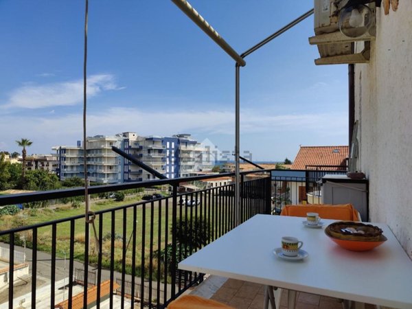 appartamento in affitto a Giardini-Naxos