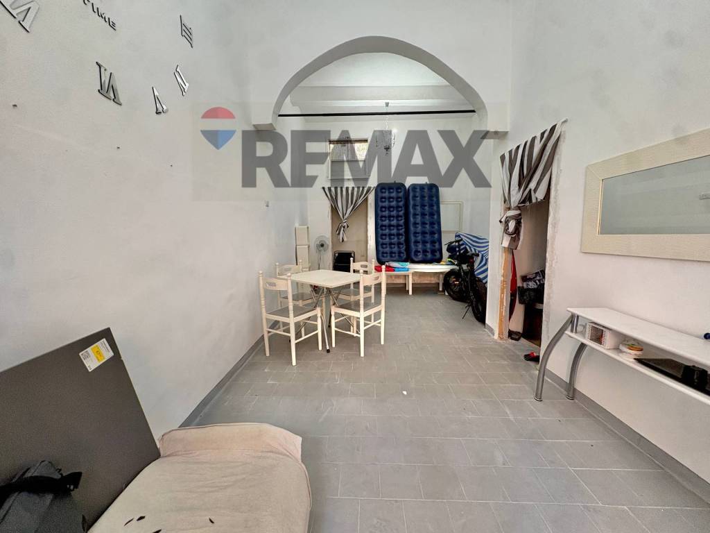 negozio in affitto a Giardini-Naxos