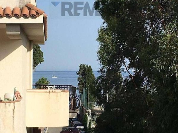 appartamento in affitto a Giardini-Naxos
