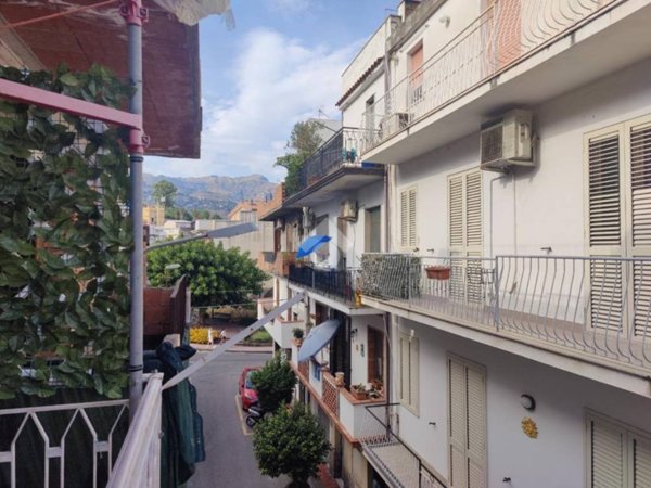 appartamento in affitto a Giardini-Naxos