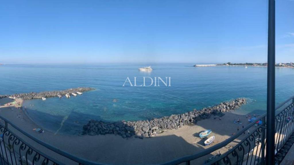 appartamento in affitto a Giardini-Naxos