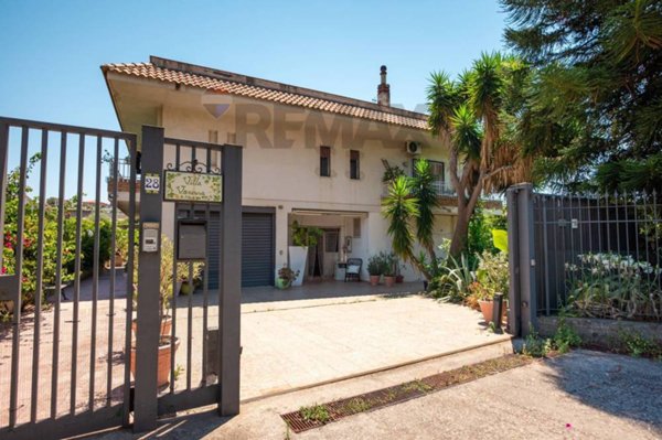 casa indipendente in affitto a Giardini-Naxos