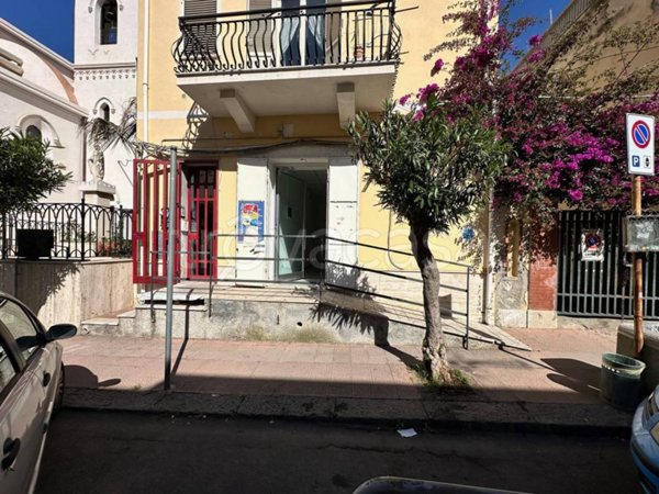 negozio in affitto a Letojanni