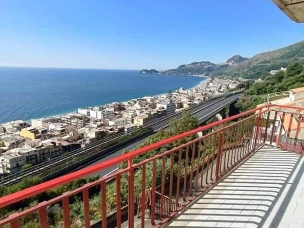 appartamento in affitto a Letojanni