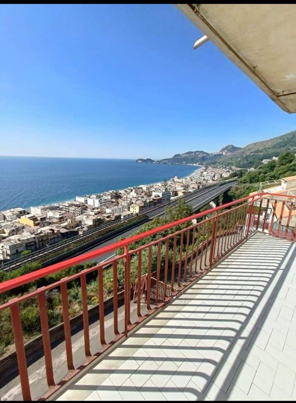 appartamento in affitto a Letojanni