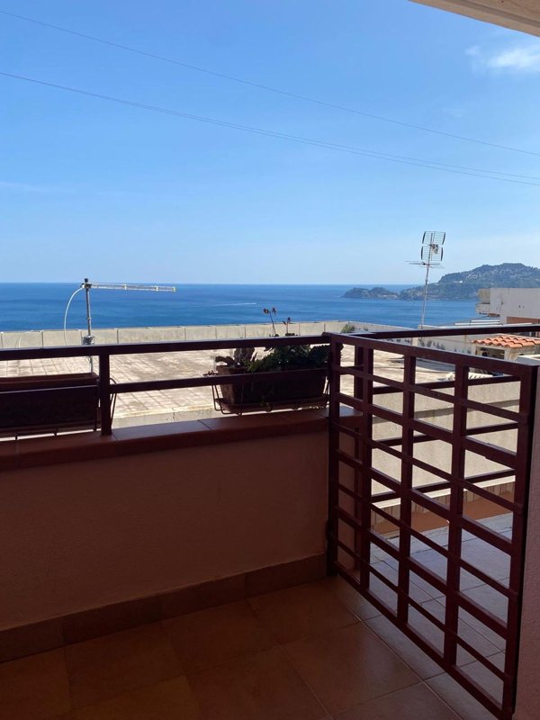 appartamento in affitto a Letojanni