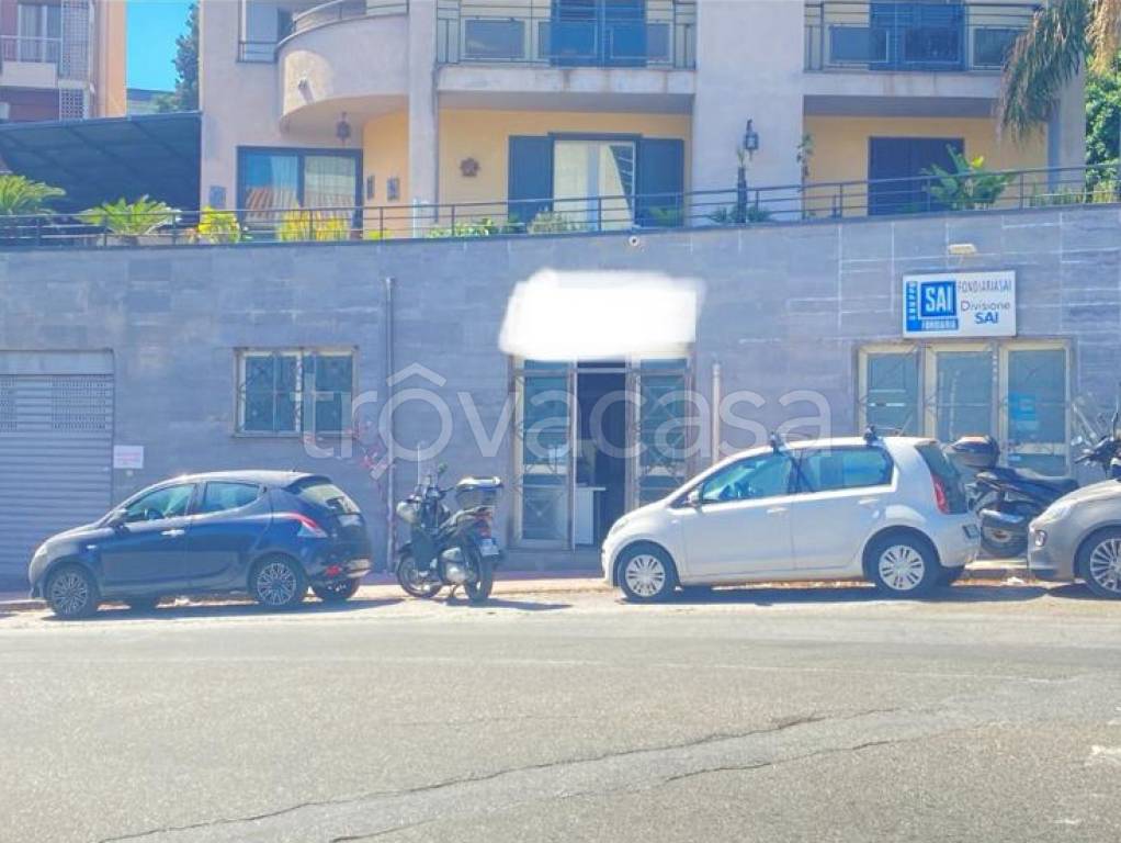 trivano in affitto a Messina in zona Centro Storico
