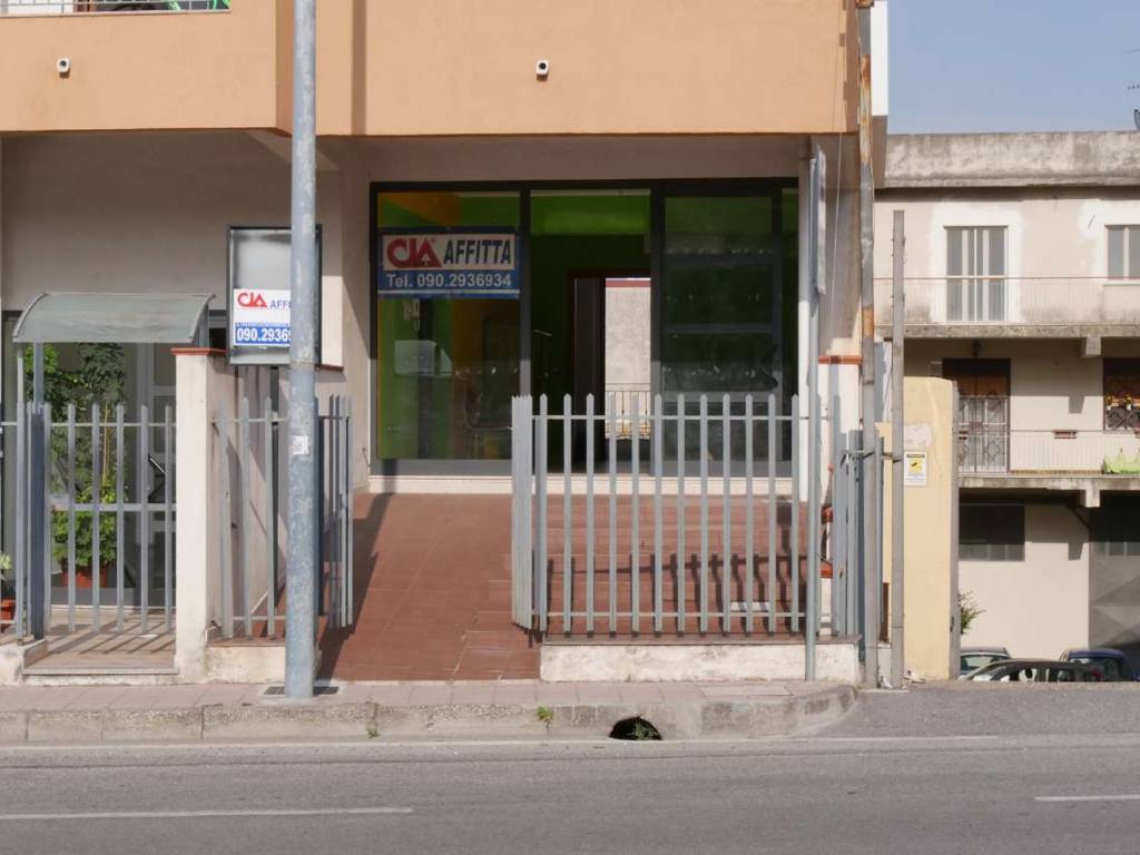 negozio in affitto a Messina in zona Tremestieri
