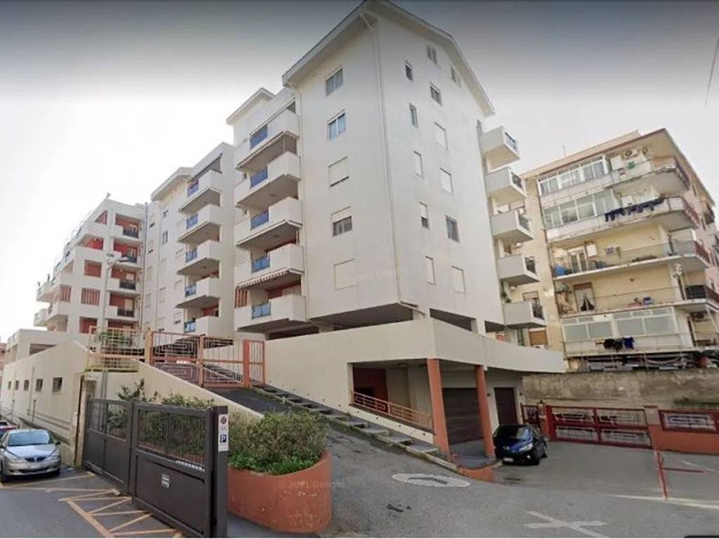 negozio in affitto a Messina in zona San Filippo