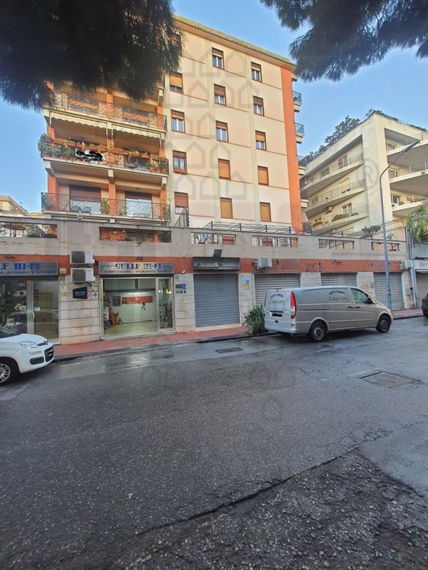 negozio in affitto a Messina