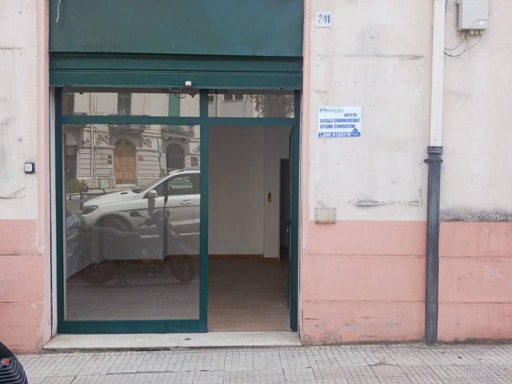 negozio in affitto a Messina