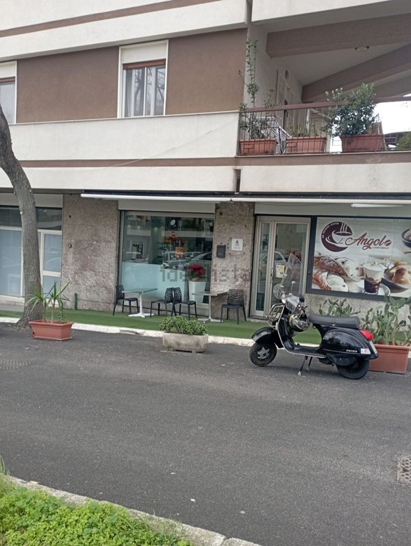 negozio in affitto a Messina in zona Santissima Annunziata