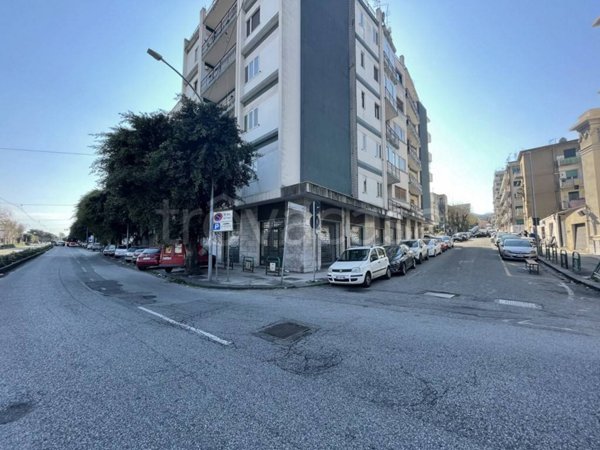 negozio in affitto a Messina