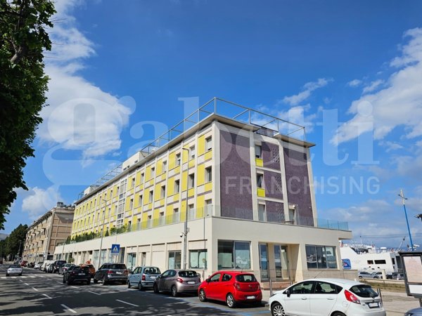 locale commerciale in affitto a Messina in zona Centro Storico