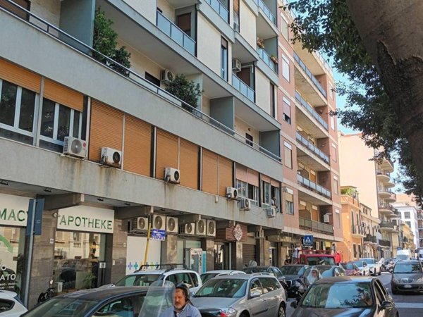 negozio in affitto a Messina
