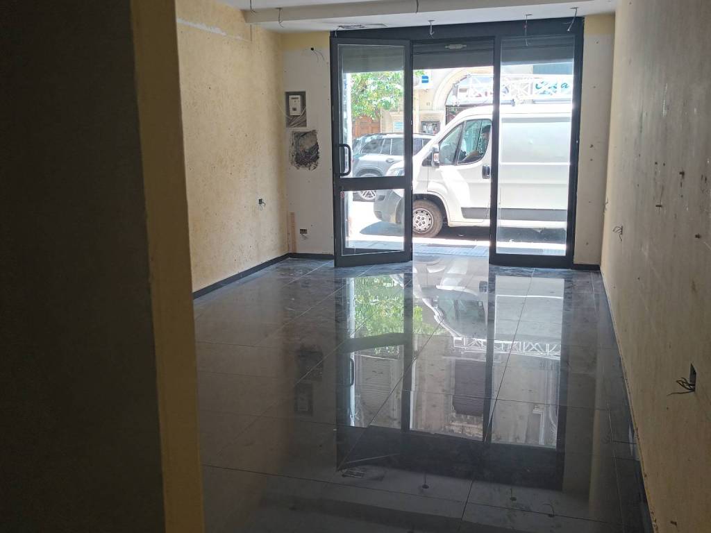 negozio in affitto a Messina