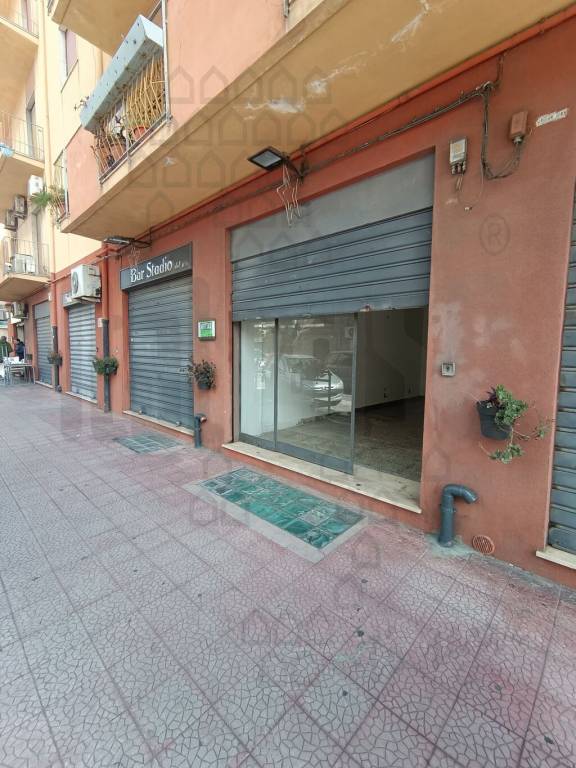 negozio in affitto a Messina in zona Gazzi