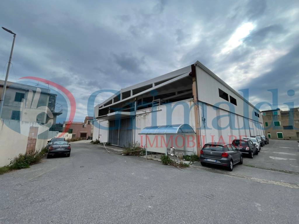locale commerciale in affitto a Messina in zona Tremestieri
