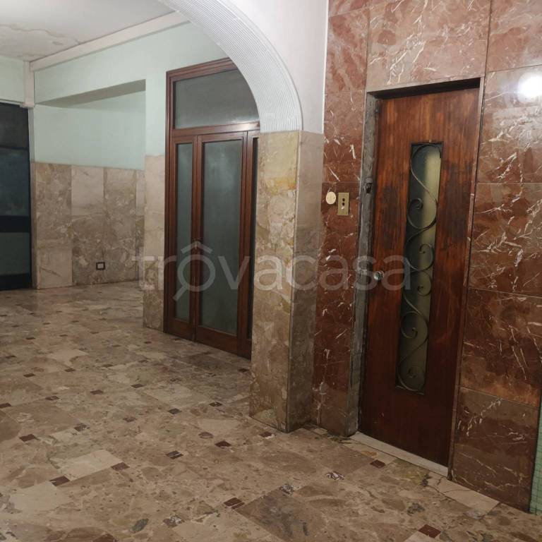 locale commerciale in affitto a Messina