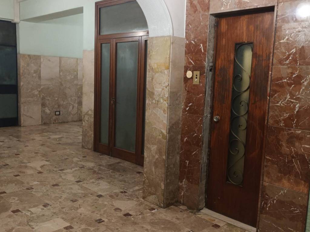 locale commerciale in affitto a Messina