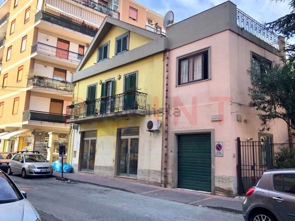 negozio in affitto a Messina in zona Gazzi