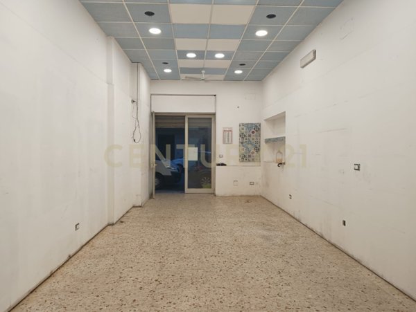 locale commerciale in affitto a Messina in zona Mili Marina