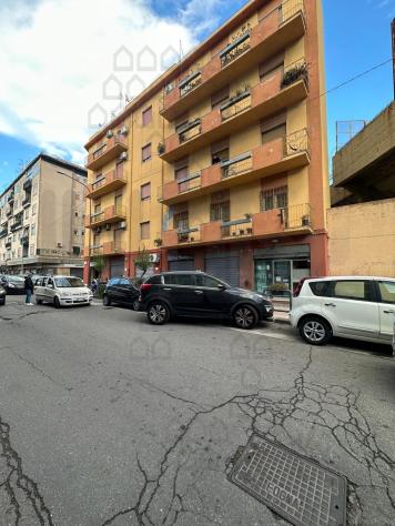 negozio in affitto a Messina in zona Gazzi