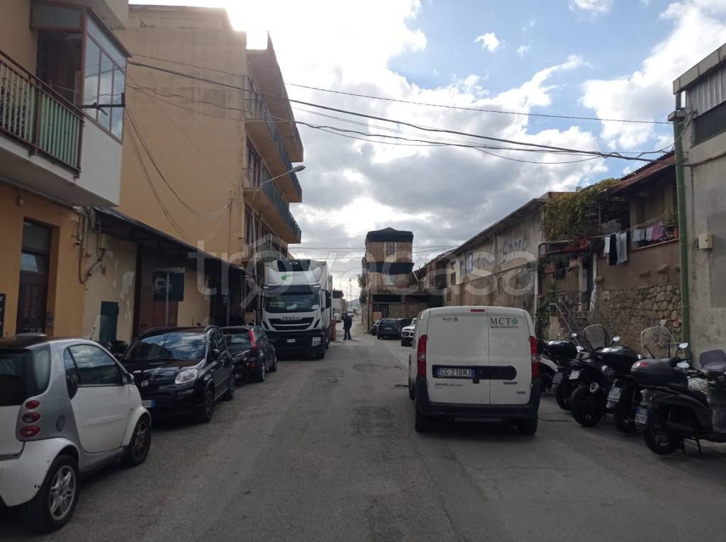 negozio in affitto a Messina
