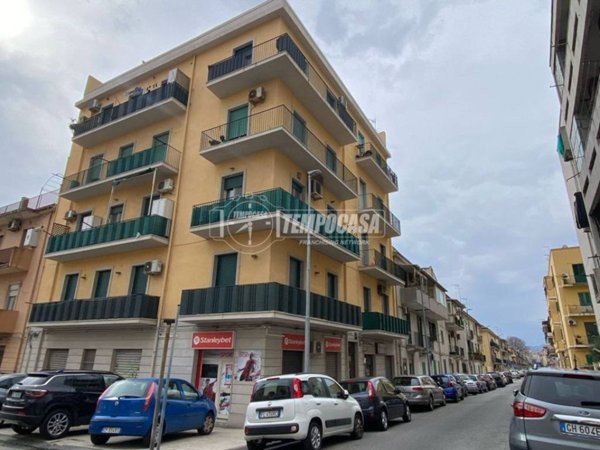 negozio in affitto a Messina in zona Camaro