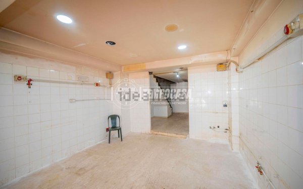 locale commerciale in affitto a Messina in zona Torre Faro