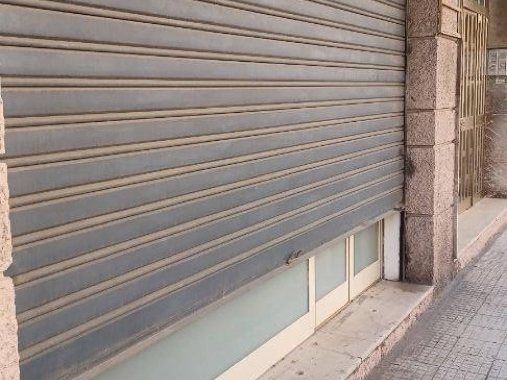 negozio in affitto a Messina