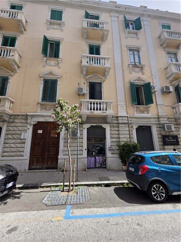 locale commerciale in affitto a Messina