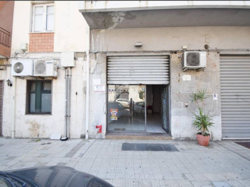 negozio in affitto a Messina