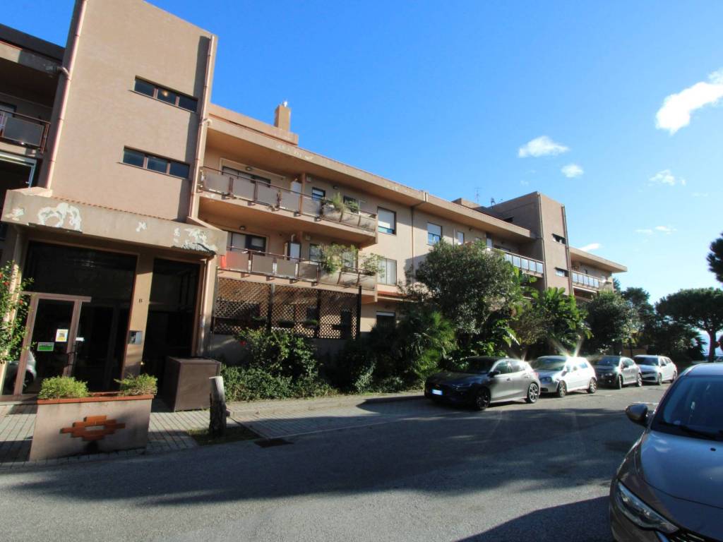 appartamento in affitto a Messina in zona Camaro