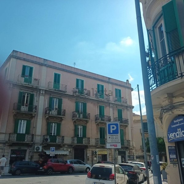 locale commerciale in affitto a Messina in zona Centro Storico