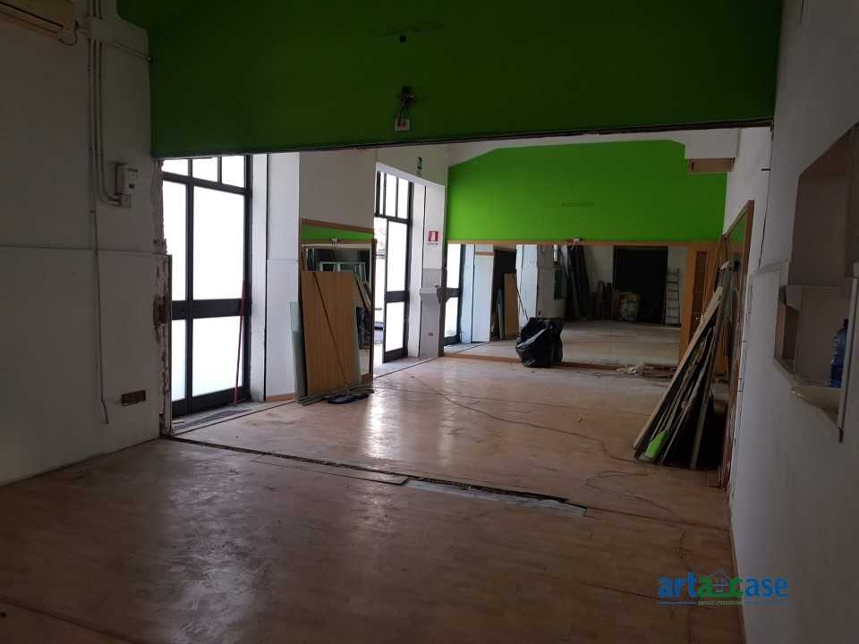 locale commerciale in affitto a Messina