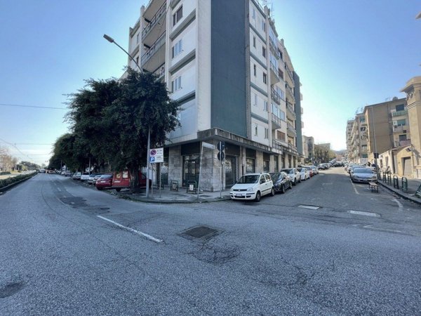 negozio in affitto a Messina