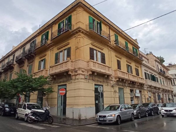 negozio in affitto a Messina