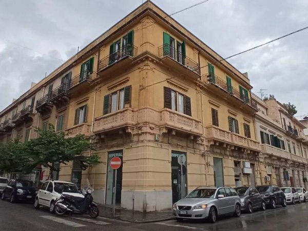 negozio in affitto a Messina