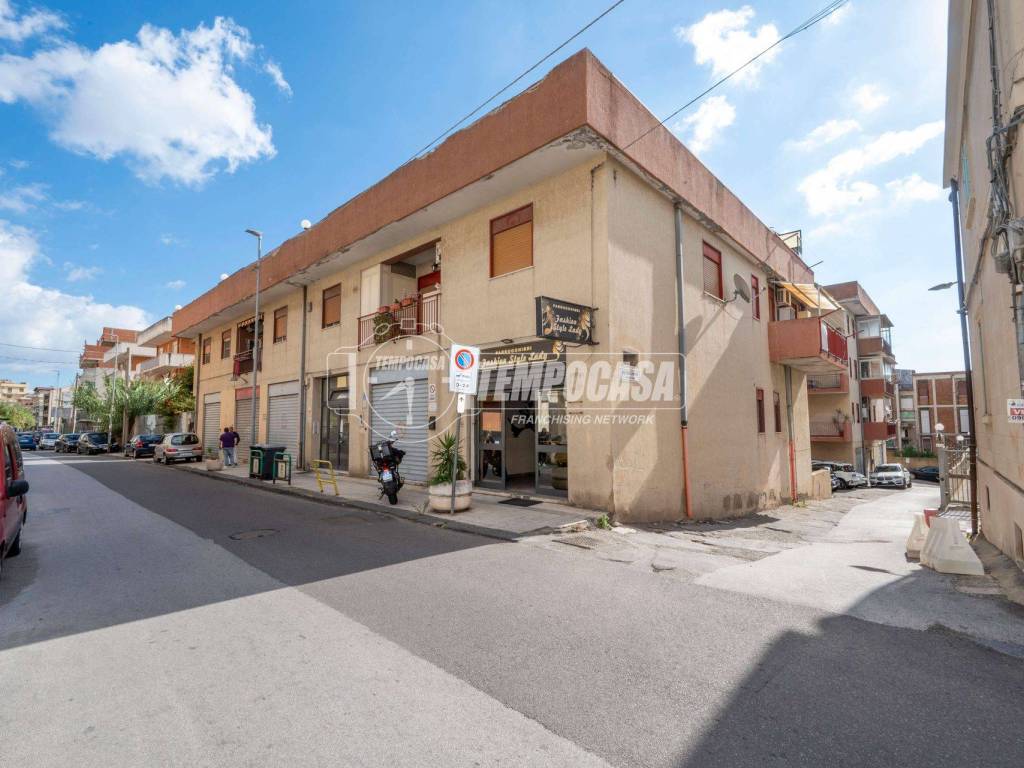 negozio in affitto a Messina in zona Contesse