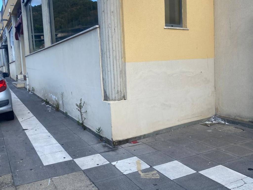 negozio in affitto a Messina in zona San Licandro