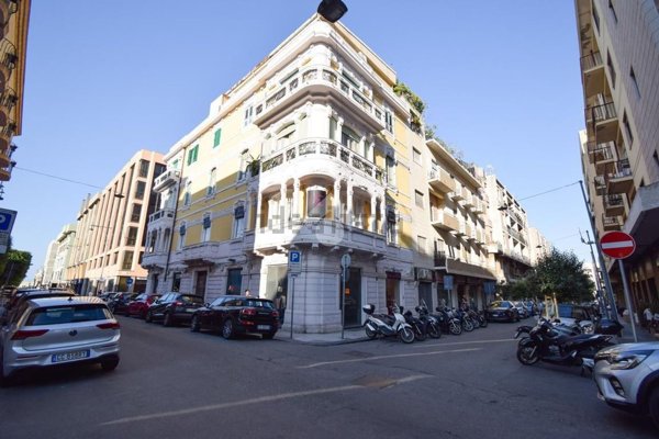 negozio in affitto a Messina