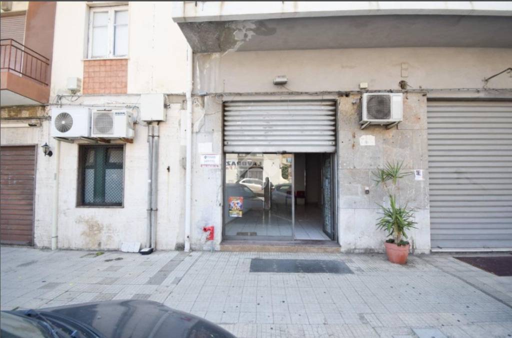 negozio in affitto a Messina