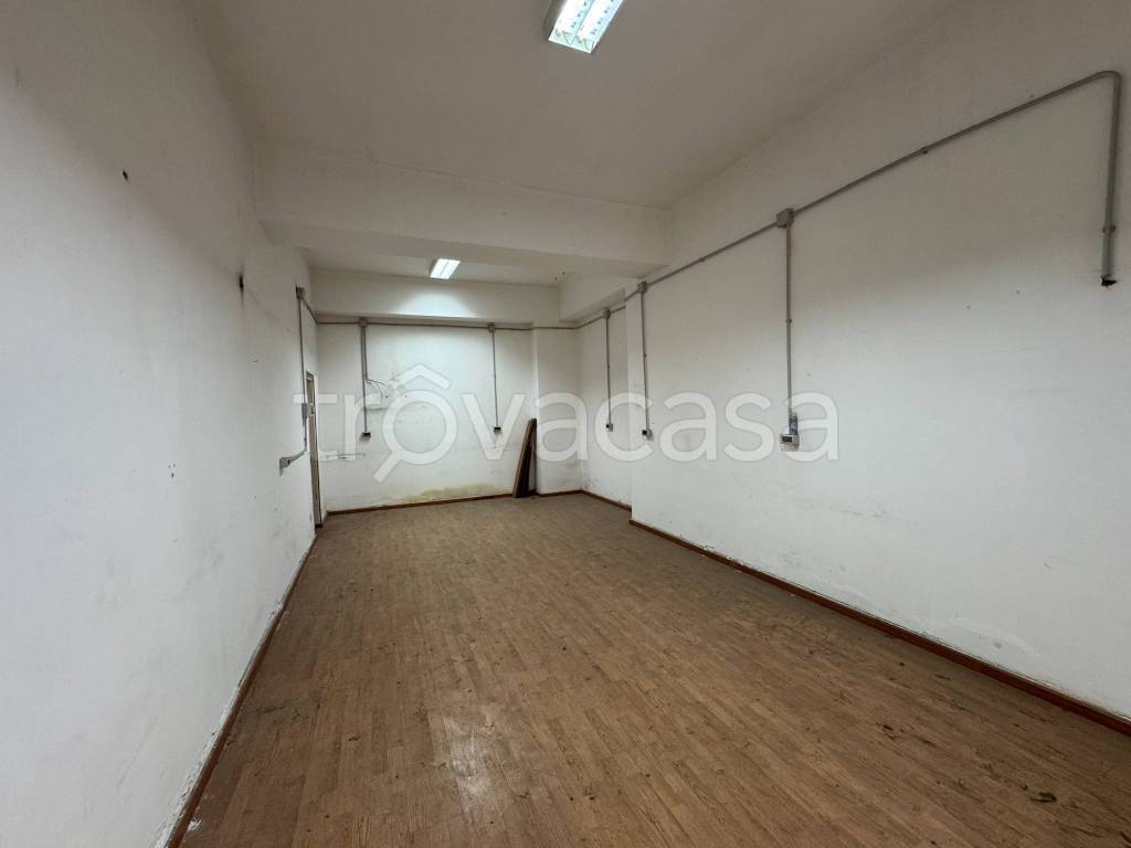 negozio in affitto a Messina