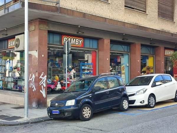 negozio in affitto a Messina