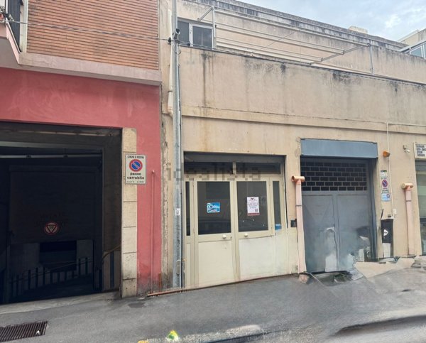 locale di sgombero in affitto a Messina in zona Centro Storico
