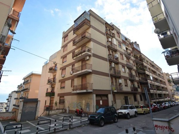 locale commerciale in affitto a Messina in zona Centro Storico