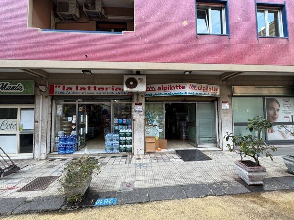 locale commerciale in affitto a Messina