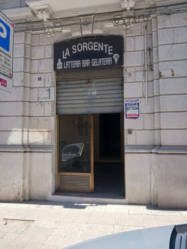 locale commerciale in affitto a Messina