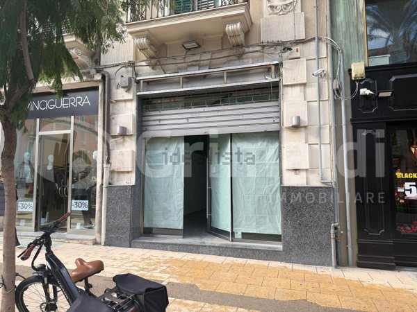 locale commerciale in affitto a Messina
